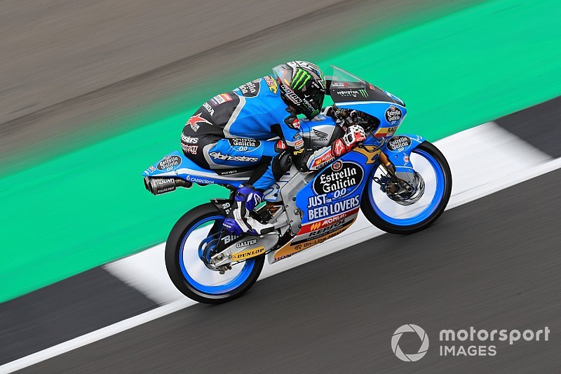 Moto3, Valencia, Libere 2: la pioggia esalta Lopez davanti a Bezzecchi e