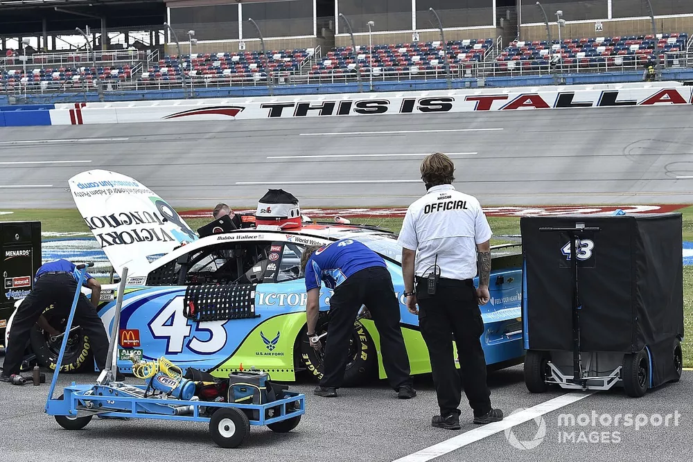 Darrell Wallace Jr., Richard Petty Motorsports, Chevrolet Camaro Victory Junction