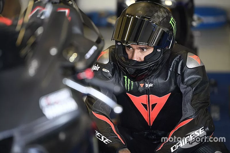 Lewis Hamilton prova la Yamaha Superbike
