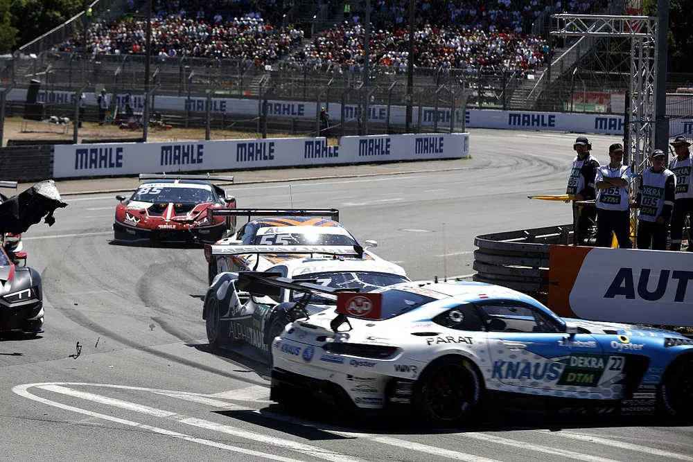 Lucas Auer, Mercedes-AMG Team WINWARD Mercedes-AMG GT3, Ayhancan Guven, AF Corse Ferrari 488 GT3 Evom crash