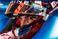 Ocon, contradice a Alonso: "Estamos en el mismo número de motores"