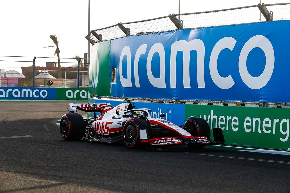 Mick Schumacher, Haas VF-22