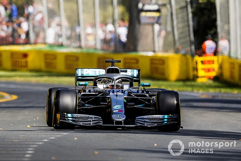 Australian GP: Hamilton beats Vettel by 0.038s in FP1