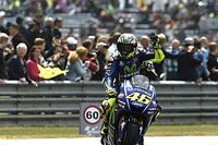 Rossi segura ímpeto de Petrucci e vence primeira em 2017