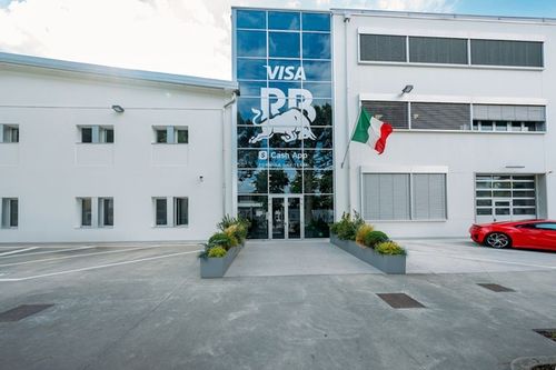 F1: Racing Bulls toma atitude sobre gesto de funcionário no pódio de Interlagos; entenda