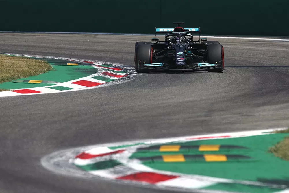 Lewis Hamilton, Mercedes W12