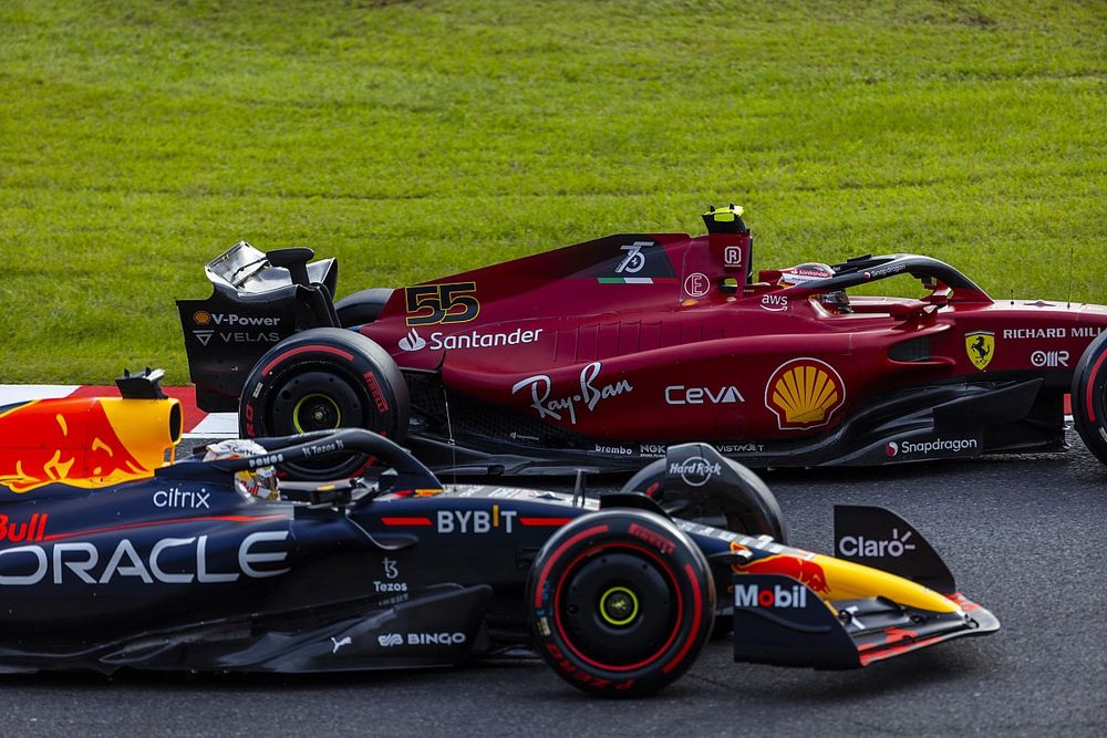 Carlos Sainz, Ferrari F1-75, Max Verstappen, Red Bull Racing RB18