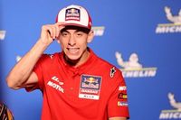 Acosta: "Mart&iacute;n merece ir a la Ducati oficial, es el m&aacute;s fuerte del campeonato"