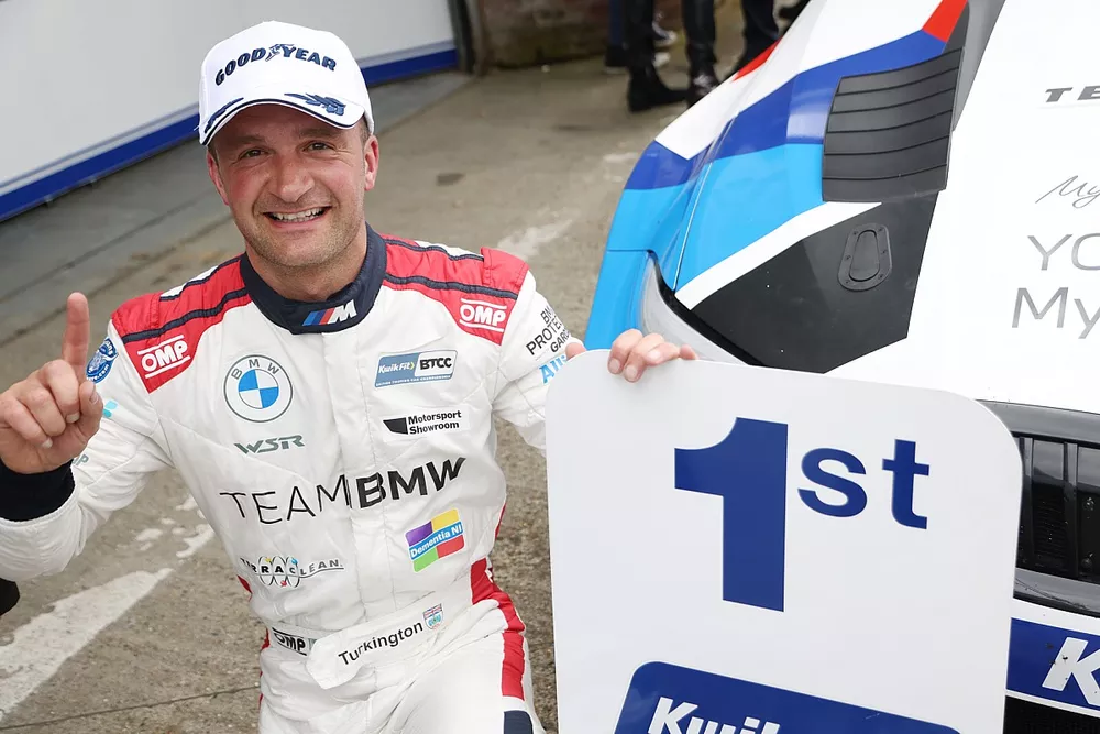 Colin Turkington, Team BMW BMW 330e M Sport 