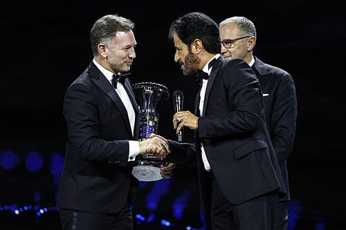 VIDEO: El cruce entre Sulayem y Horner en la gala de la FIA 2022