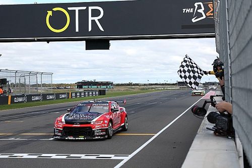 The Bend Supercars: Kostecki survives steering woes to win