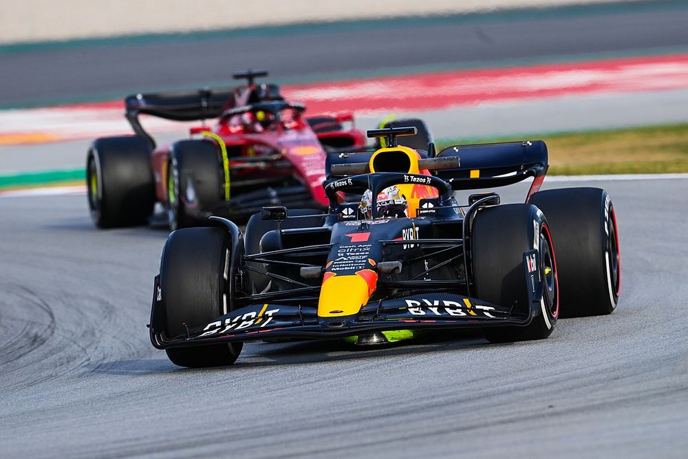 Max Verstappen, Red Bull Racing RB18, Carlos Sainz Jr, Ferrari F1-75