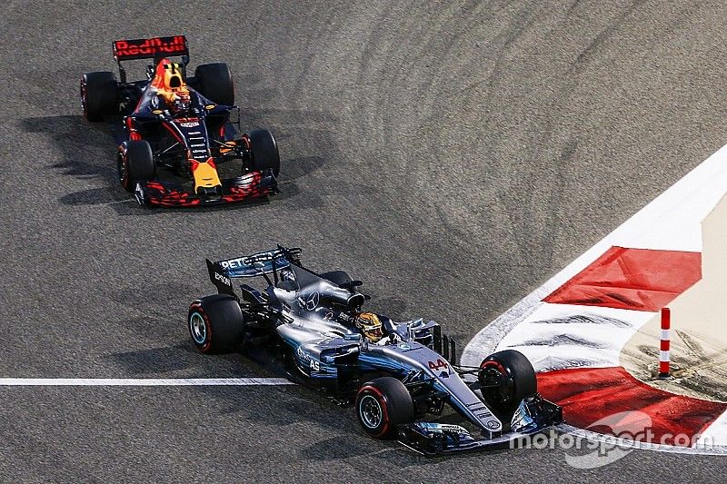 Lewis Hamilton, Mercedes AMG F1 W08, Max Verstappen, Red Bull Racing RB13