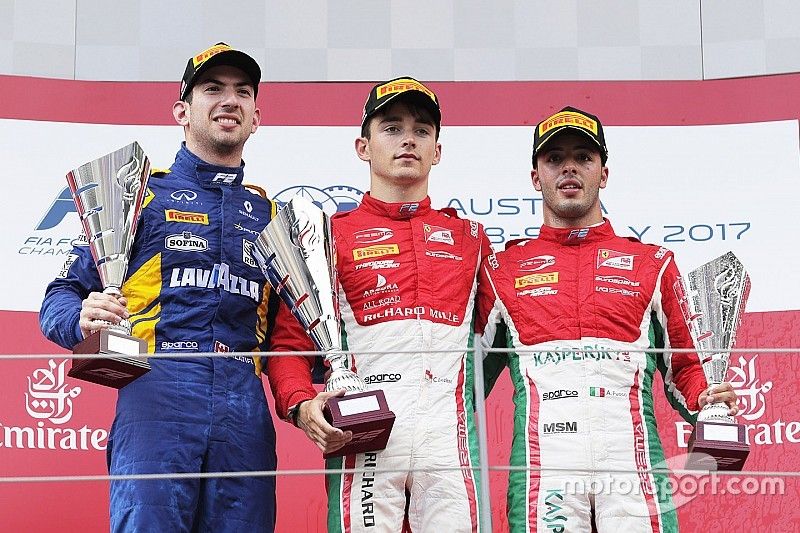 Podio: ganador Charles Leclerc, PREMA Powerteam, segundo lugar Nicholas Latifi, DAMS, tercer lugar A