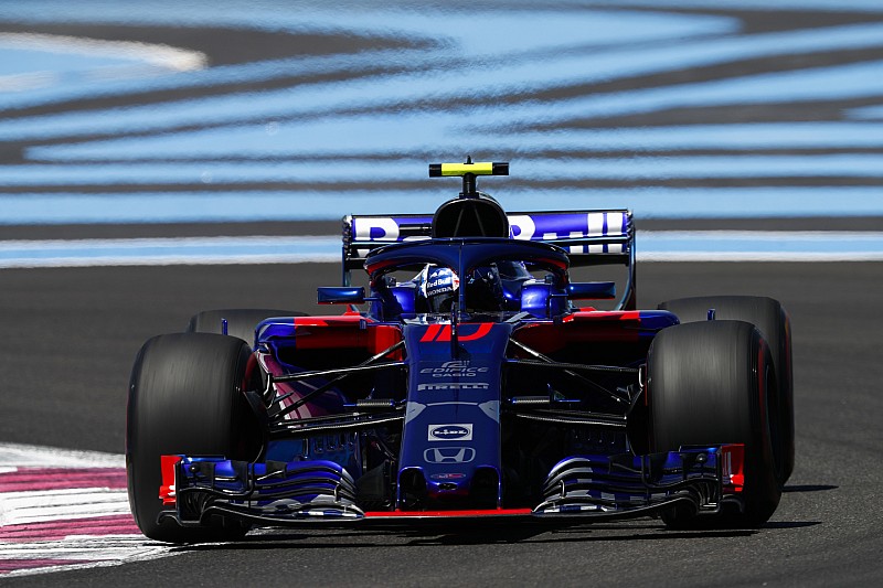 Toro Rosso komt weg met voorwaardelijke straf na bandenincident