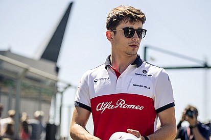 Vettel dice que Leclerc no debe apresurarse por llegar a Ferrari