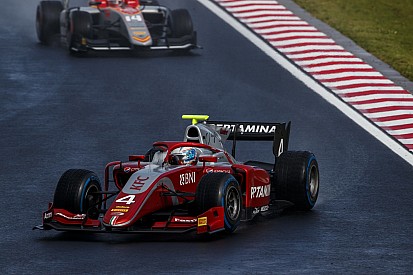 F2 Hungaroring: De Vries kuasai feature race, Gelael ke-13