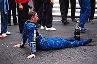 La historia del piloto de F1 que gan&oacute; un Mundial con el pie roto