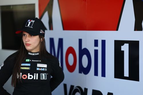 Antonella Bassani detalha planejamento para estreia na Stock Car: 'Tem sido muito único'
