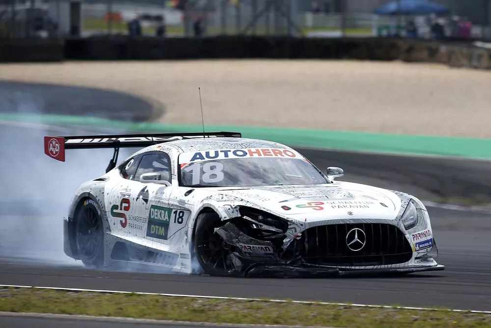 Maximilian Buhk, M&uuml;cke Motorsport Mercedes AMG GT3 after the crash