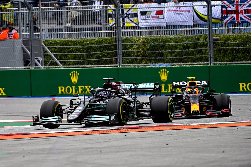 Lewis Hamilton, Mercedes W12, Sergio Perez, Red Bull Racing RB16B