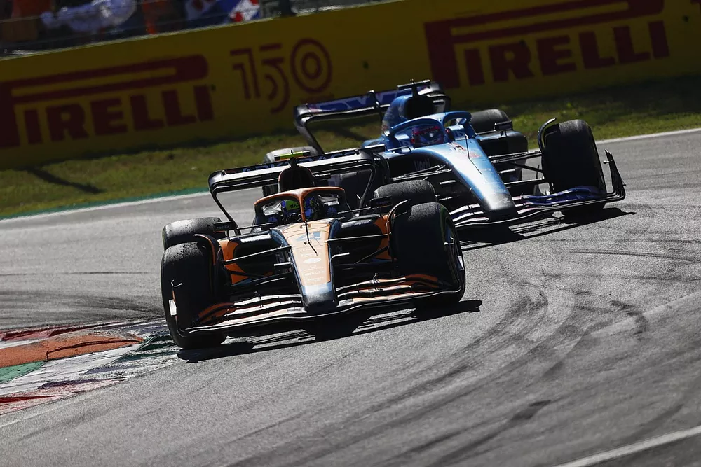 Lando Norris, McLaren MCL36, Fernando Alonso, Alpine A522