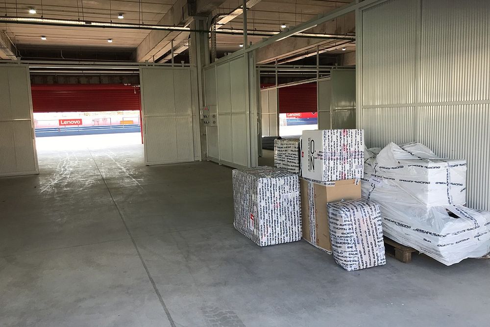 Garajes vac&iacute;os
