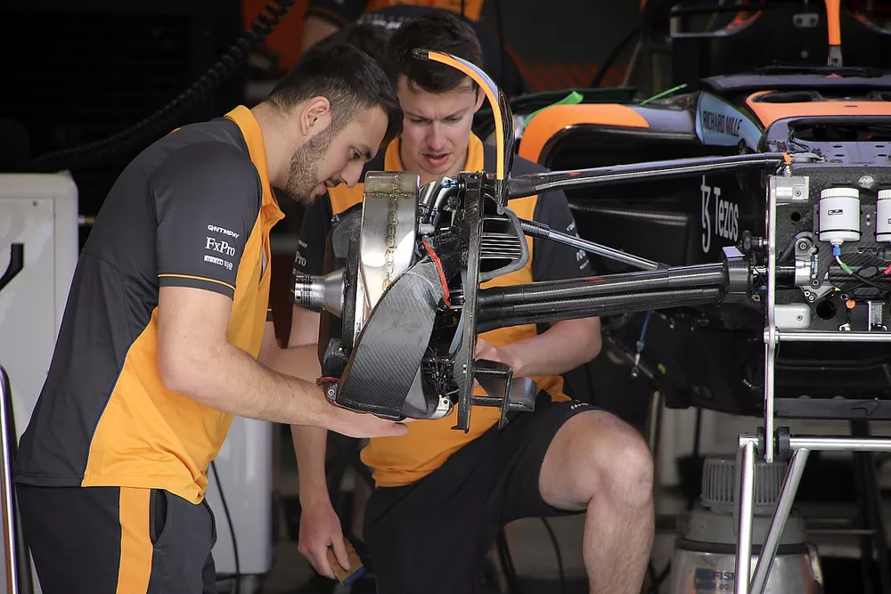 Suspensi&oacute;n delantera del McLaren MCL36