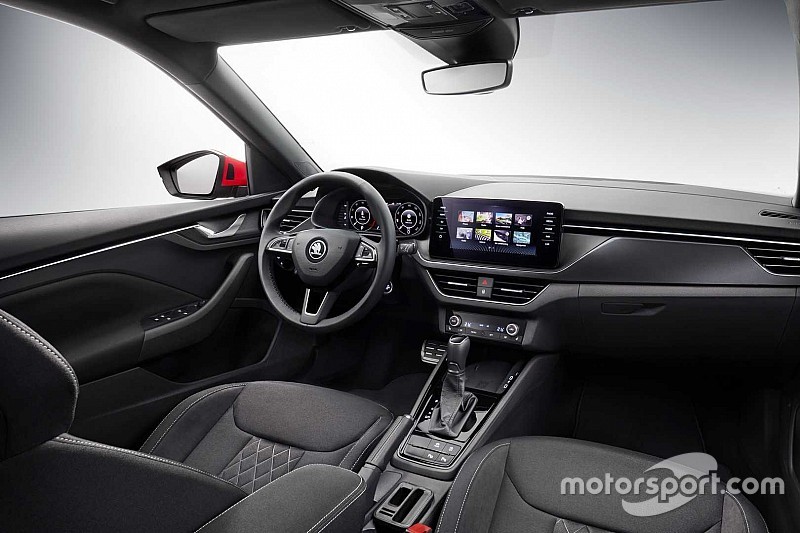 Skoda показала інтер'єр нового кросовера Kamiq