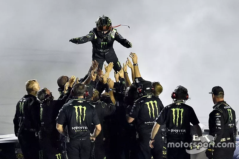 Race Winner Kurt Busch, Chip Ganassi Racing, Chevrolet Camaro Monster Energy