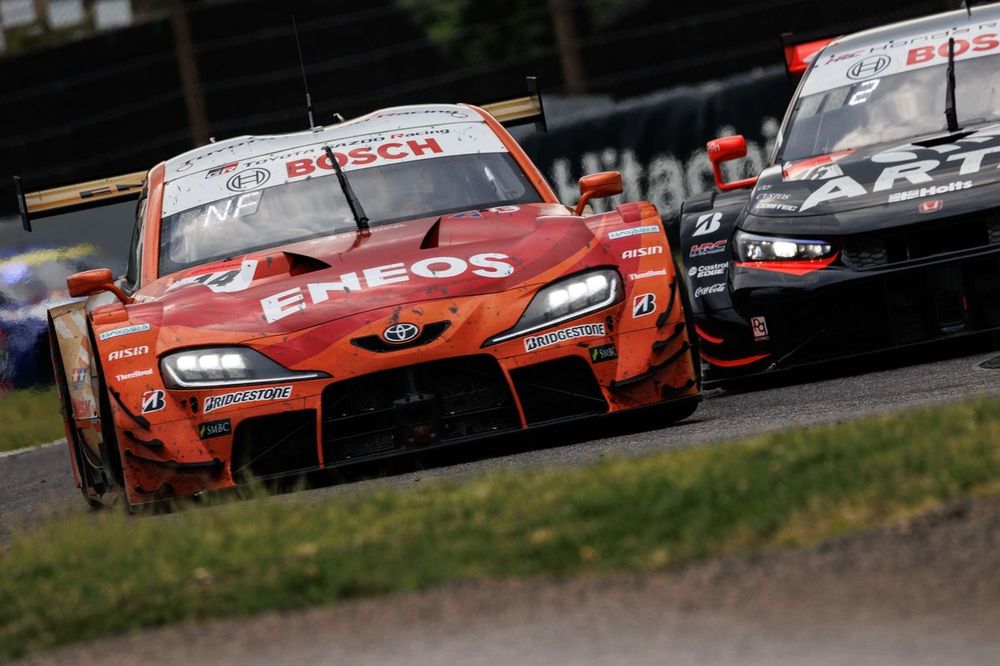 脅威の速さで奪首も痛恨のドライブスルー……14号車ENEOS福住仁嶺、落胆