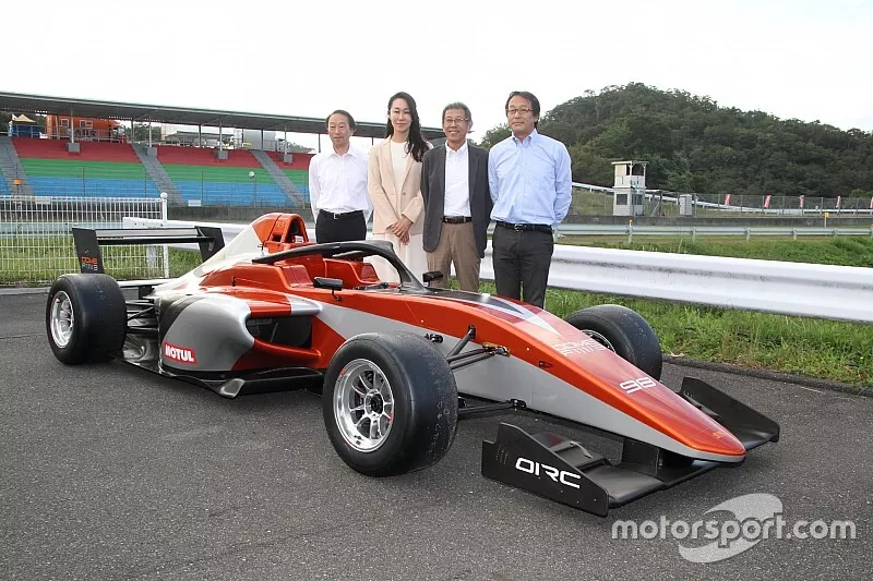 童夢 F111/3