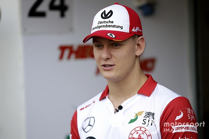 Schumacher correrá con Vettel en Race of Champions