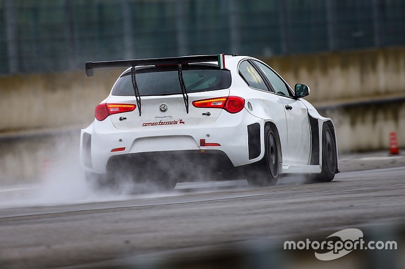 Fotogallery: il test di Motorsport.com con l'Alfa Romeo Giulietta WTCR