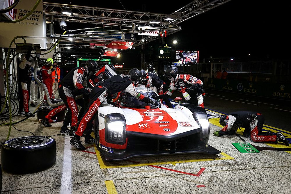 #7 Toyota Gazoo Racing Toyota GR010 - Hybrid Hypercar, Mike Conway, Kamui Kobayashi, Jos&eacute; Mar&iacute;a L&oacute;pez