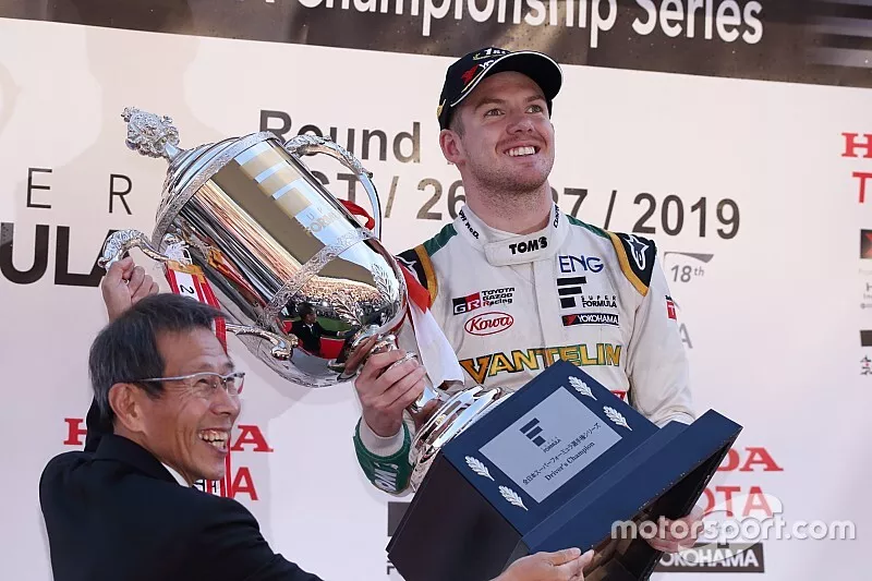 Champion Nick Cassidy, TOM'S