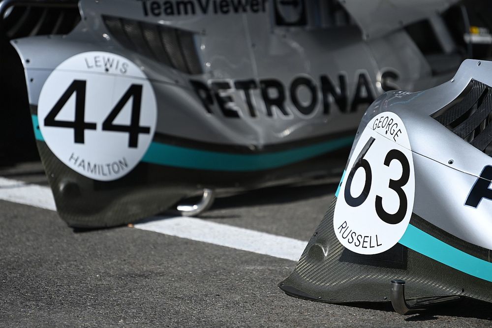 Mercedes W13, paneles de la carrocería con números de aniversario