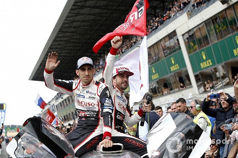 Ganador #8 Toyota Gazoo Racing Toyota TS050: S&eacute;bastien Buemi, Kazuki Nakajima, Fernando Alonso