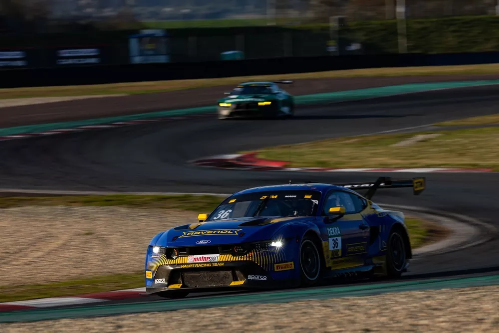 Arjun Maini, Team HRT Ford Mustang GT3