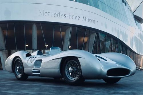 Este Mercedes de carreras es el segundo coche m&aacute;s caro jam&aacute;s subastado