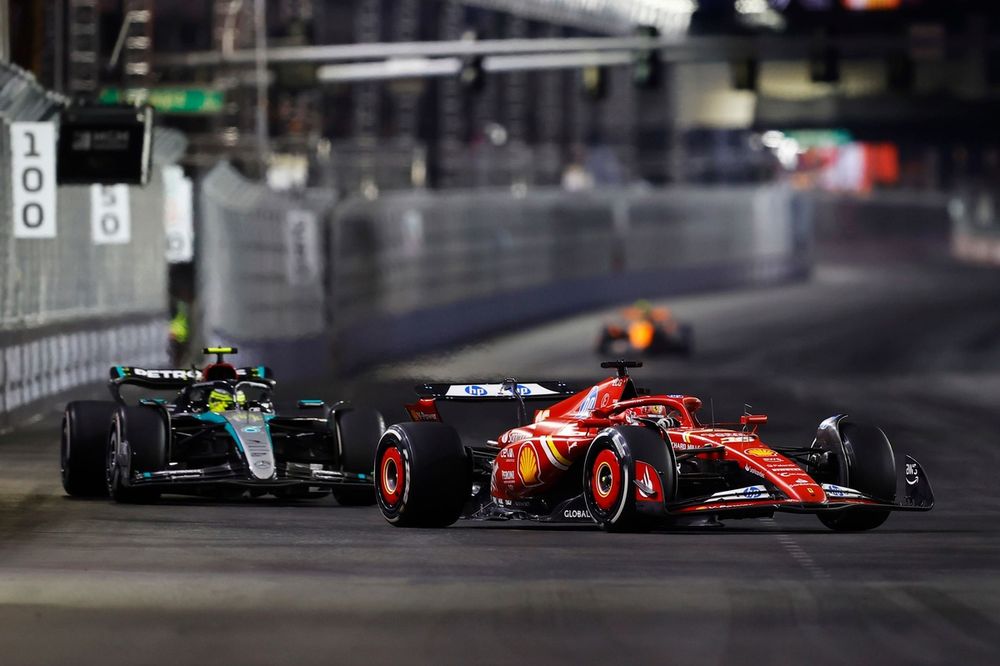 Charles Leclerc, Ferrari SF-24, Lewis Hamilton, Mercedes F1 W15