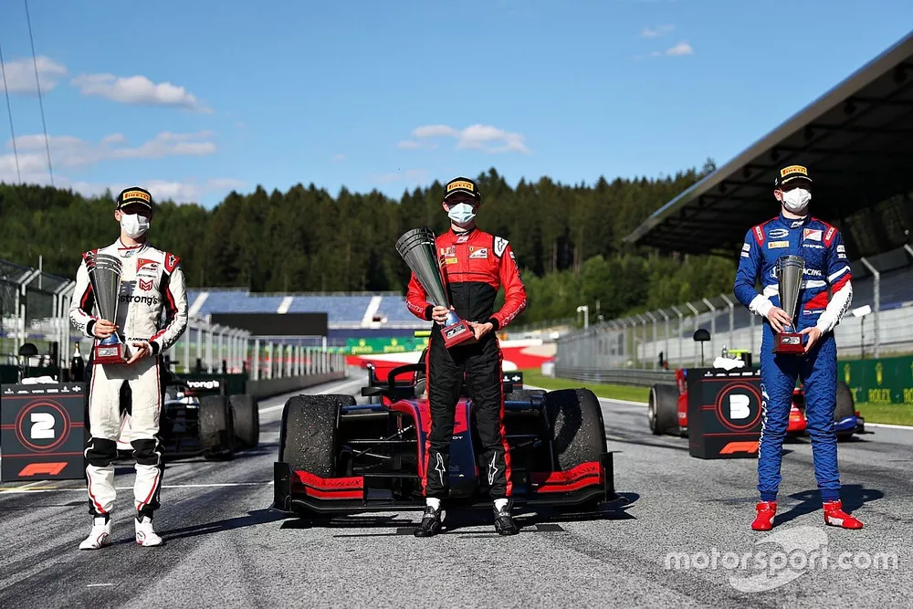 Podio: il vincitore della gara Callum Ilott, UNI-Virtuosi, secondo posto Marcus Armstrong,  ART Grand Prix, terzo posto Robert Shwartzman,  Prema Racing