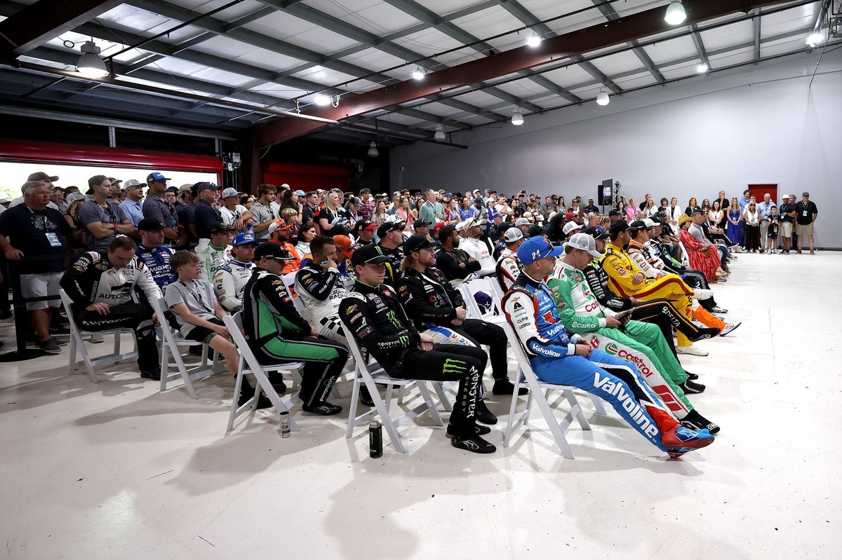 Cup drivers debate race and playoff manipulation in Round of 8