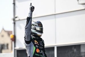 Durksen seguir&aacute; con AIX Racing para la F&oacute;rmula 2 2025