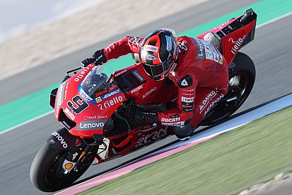 Petrucci topt warm-up in Qatar, Rossi elfde