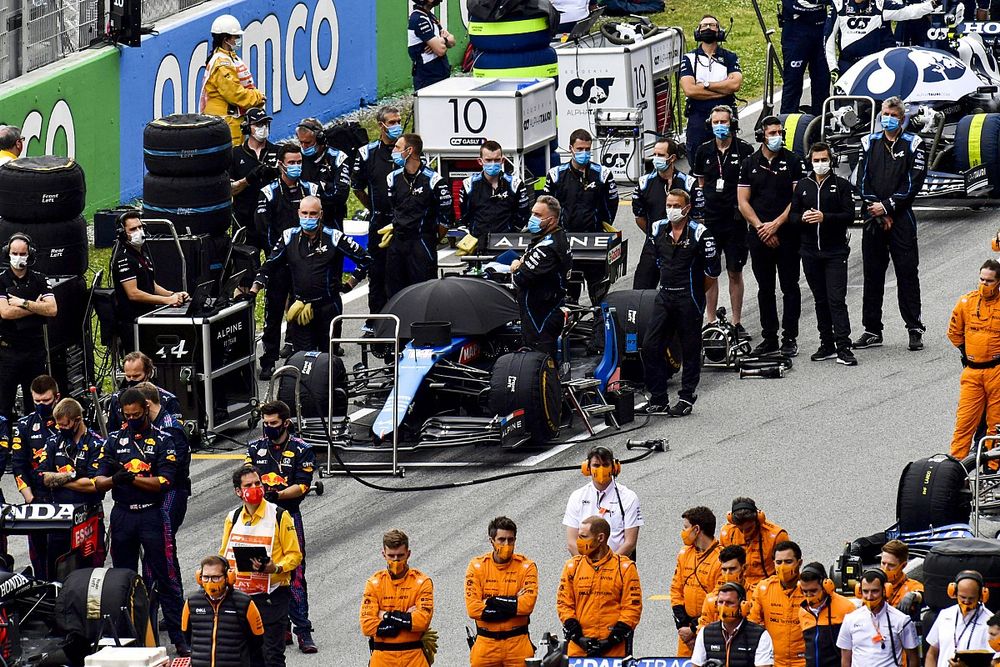El equipo Alpine F1 en la parrilla antes de la salida 