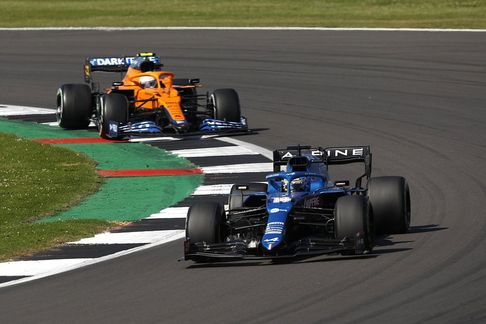 Fernando Alonso, Alpine A521, Lando Norris, McLaren MCL35M