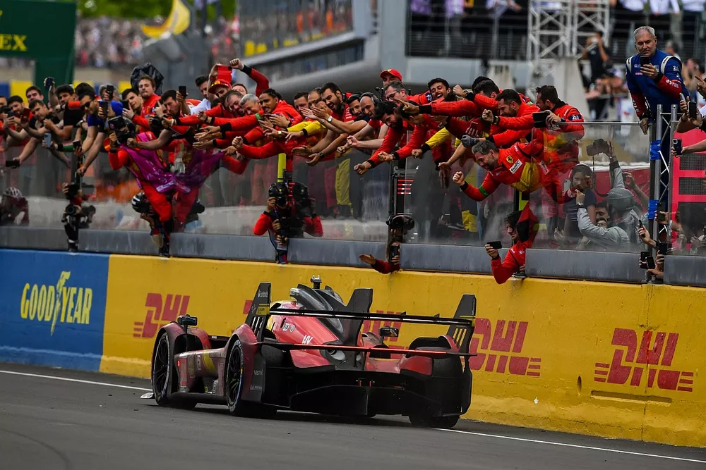 I vincitori della 24H di Le Mans #51 Ferrari AF Corse Ferrari 499P of Alessandro Pier Guidi, James Calado, Antonio Giovinazzi