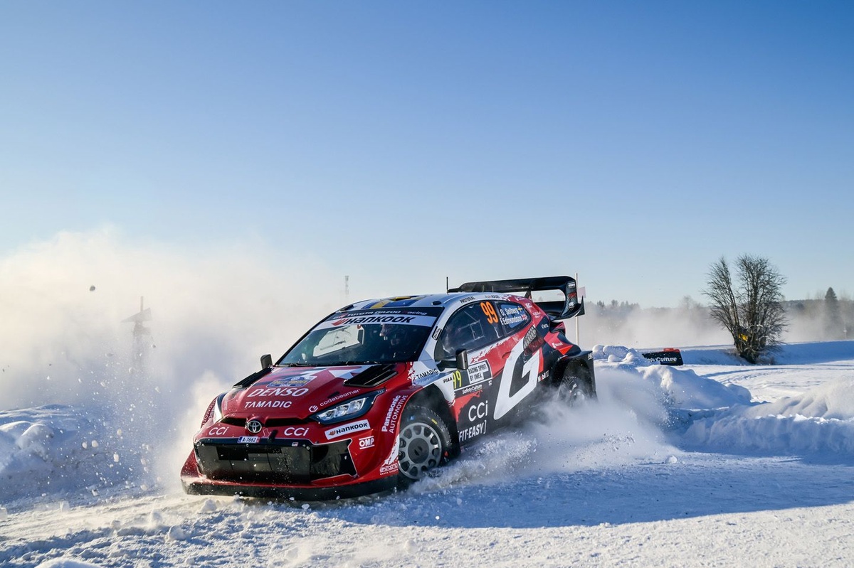 WRC Suecia: Solberg sigue brillando y empieza mandando en casa