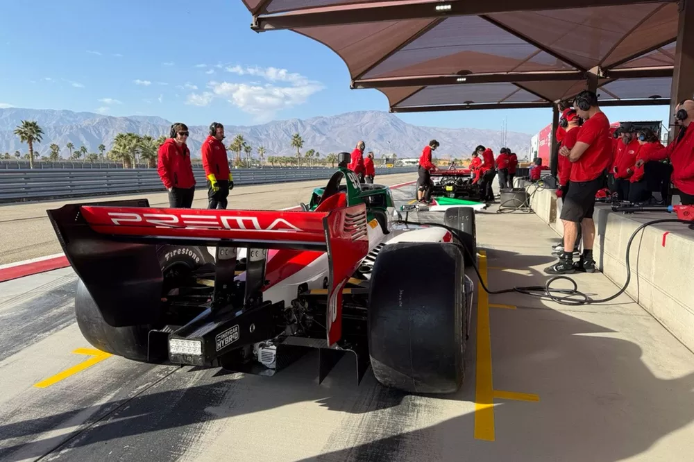 Callum Ilott, Prema Racing, probando en Thermal Club